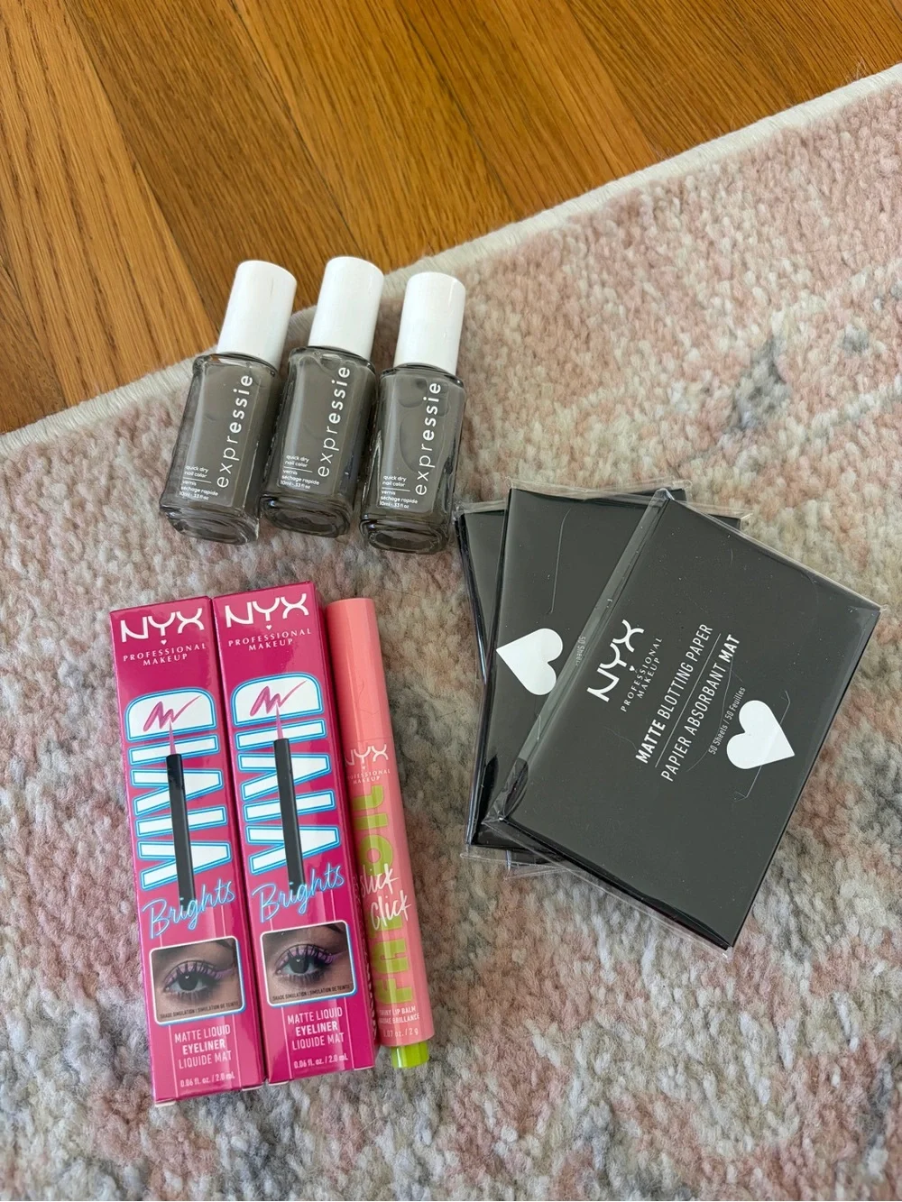 Brights Matte Liquid Eyeliner & Expressie Nail Polish - Pink & Gray Set